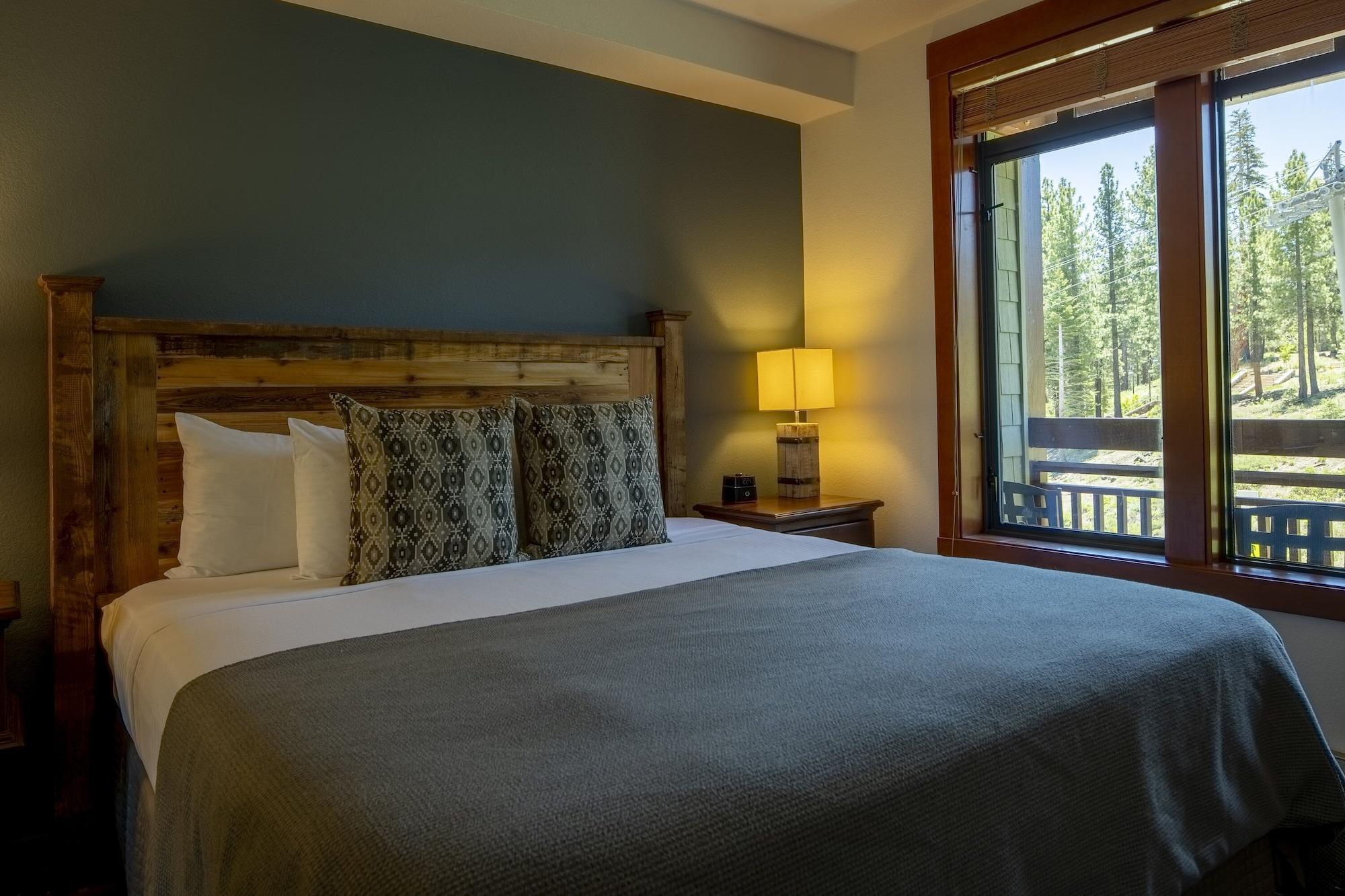 The Village Lodge Маммот Лейкс Экстерьер фото