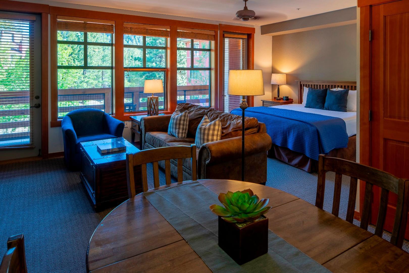The Village Lodge Маммот Лейкс Экстерьер фото