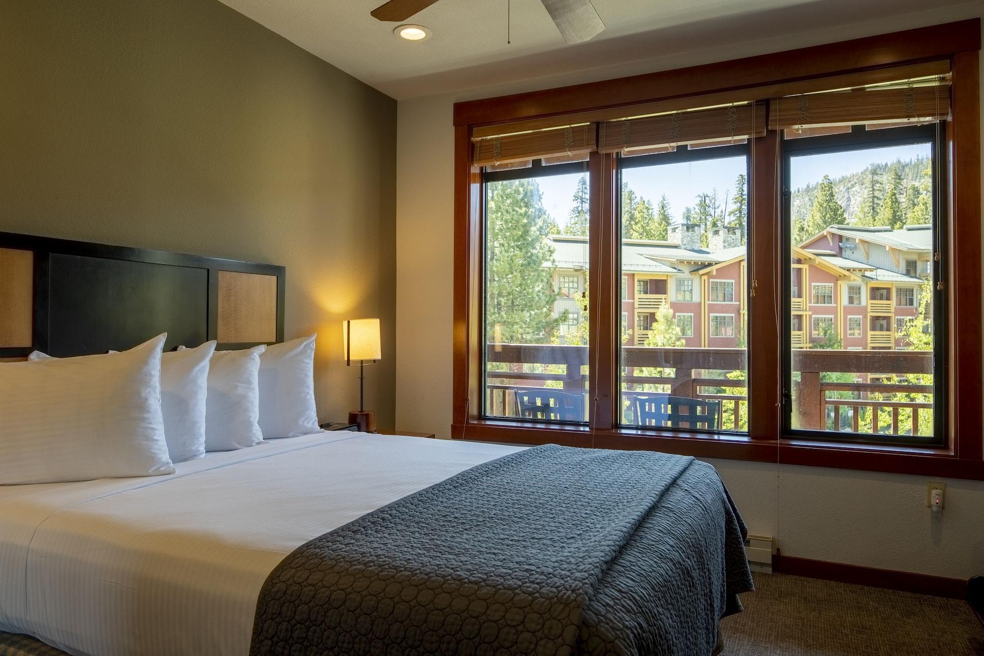 The Village Lodge Маммот Лейкс Экстерьер фото