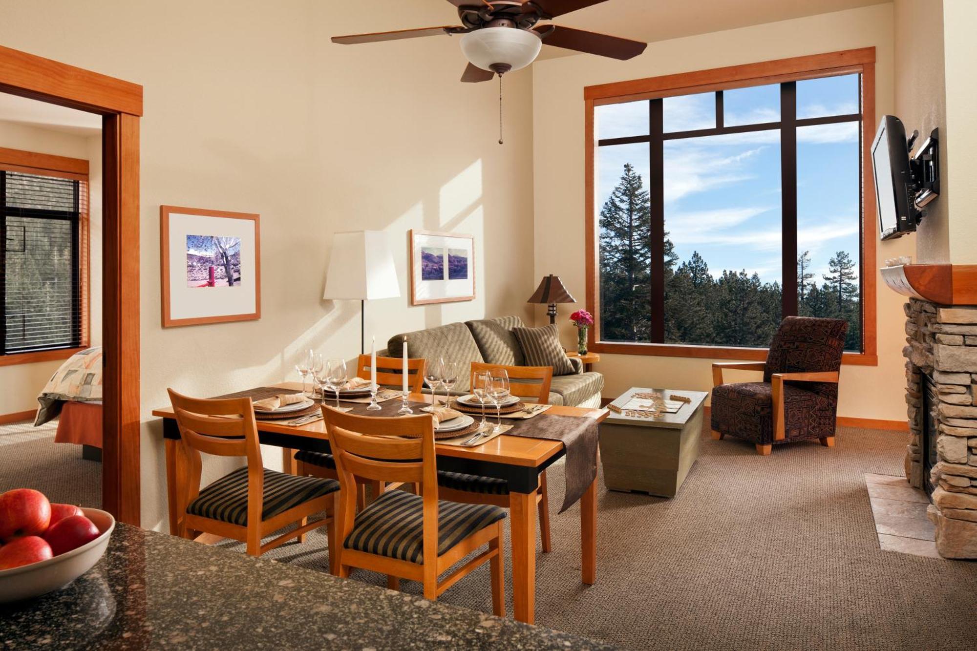 The Village Lodge Маммот Лейкс Экстерьер фото