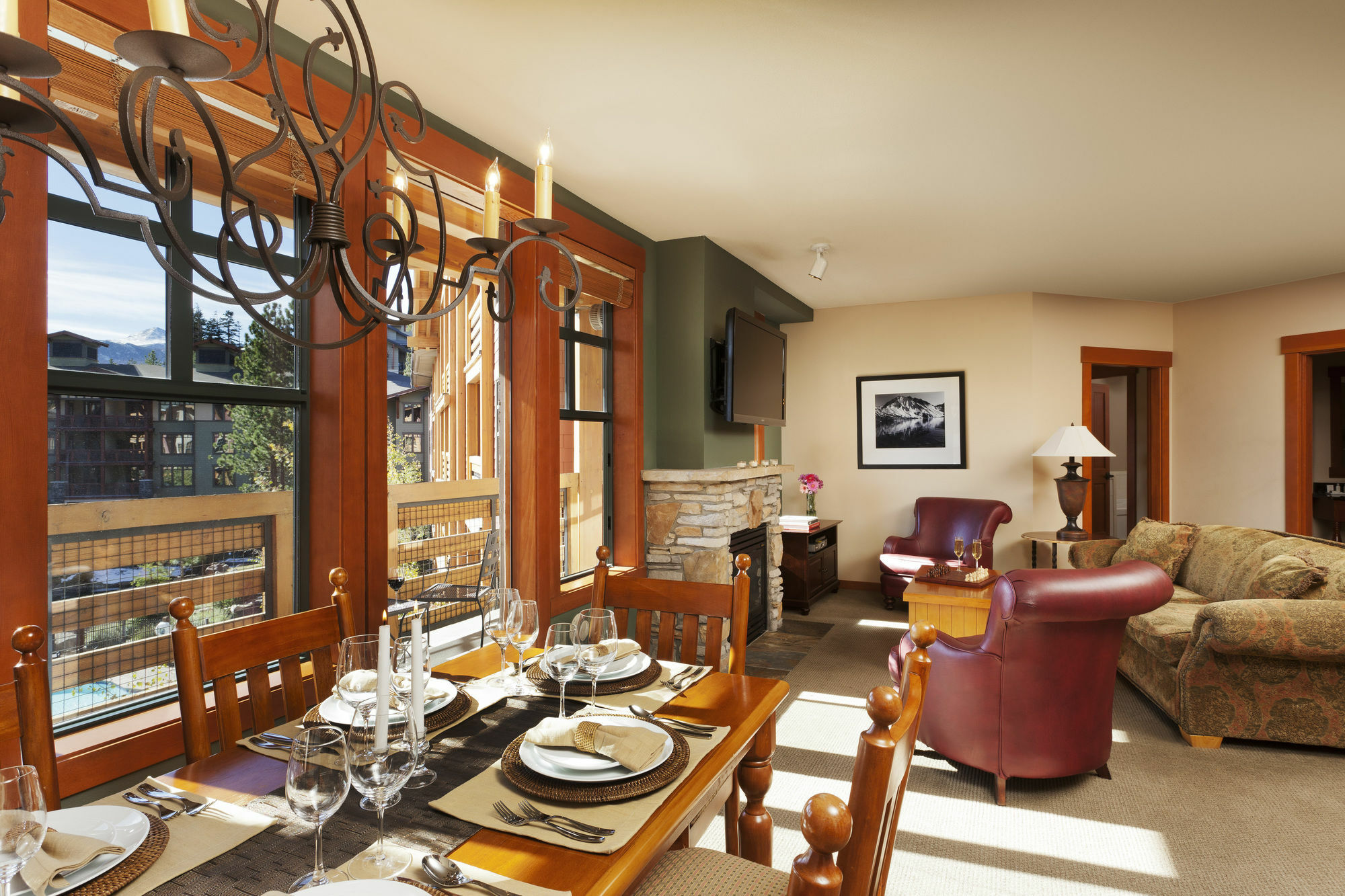 The Village Lodge Маммот Лейкс Экстерьер фото
