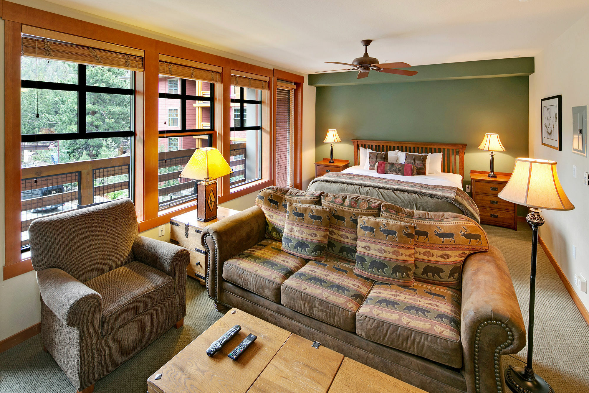 The Village Lodge Маммот Лейкс Экстерьер фото